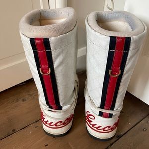 Vintage Gucci moon boots size 9 . Decent but used condition .